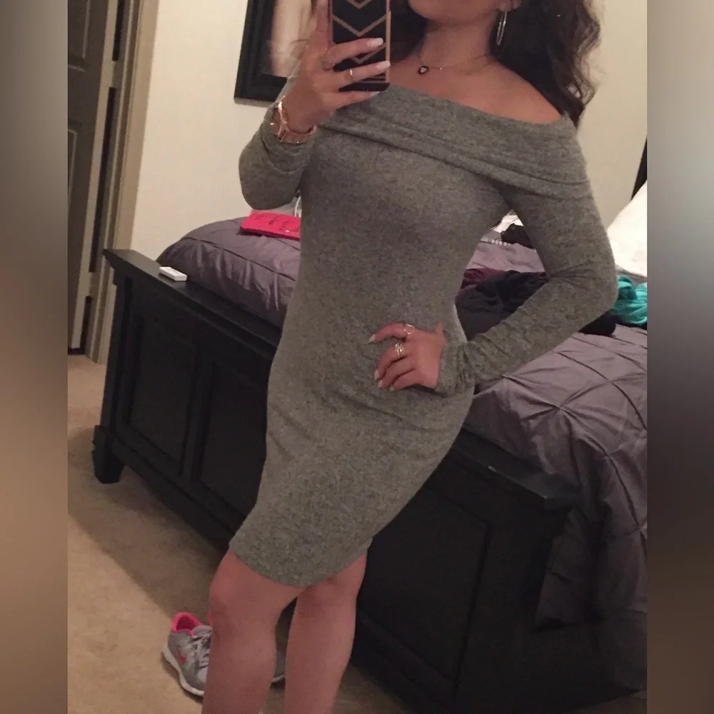 Express Grey Off the Shoulder Plush Jersey Dress Sz S - Picture 6 of 7